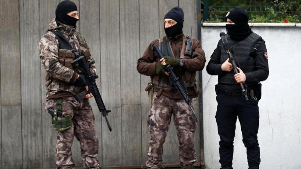 Adana’da 7 gözaltı