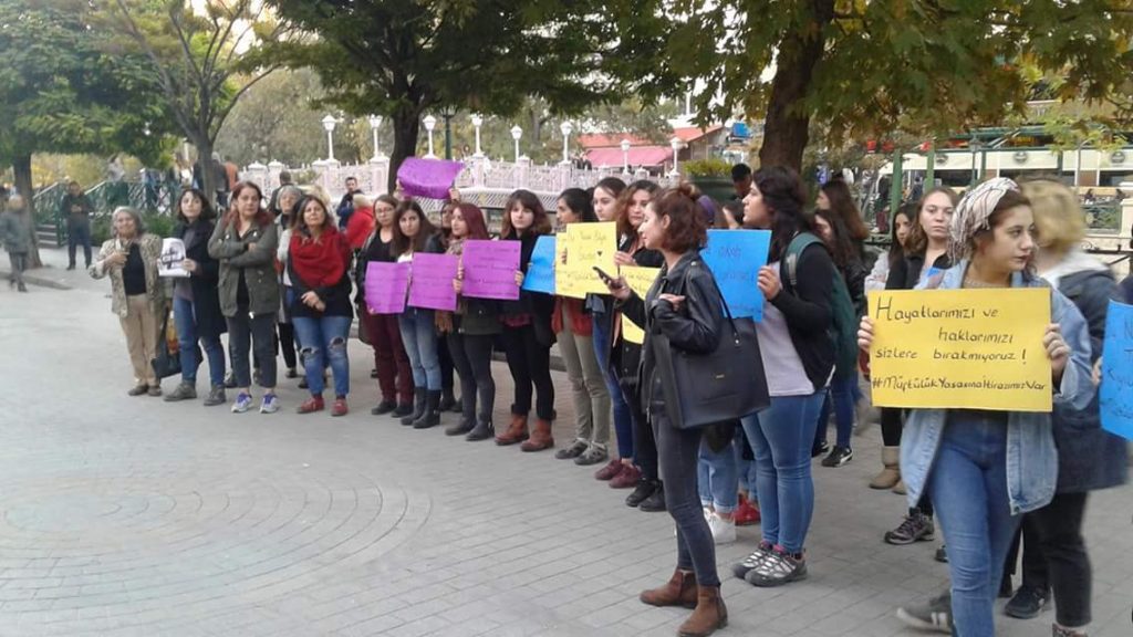 Nikah yetkisini protesto eden kadınlara davada ilk duruşma görüldü