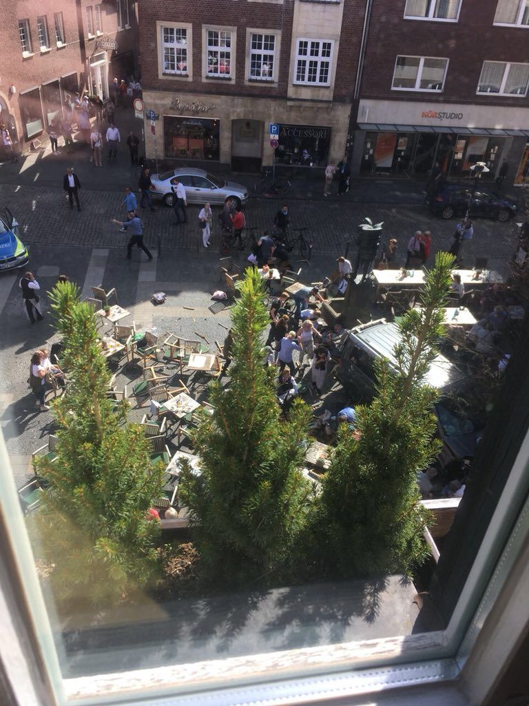 Almanya’da araçlı saldırı:İki kişi yaşamını yitirdi