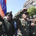 Sarkisyan protestolarına askerler dahil oldu