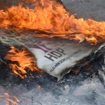 HDP Bolu il binası ateşe verilmek istendi