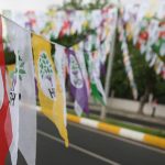 HDP bayrağını yakanlara tepki gösterenler bıçaklandı