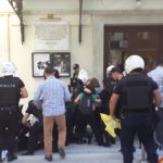 Polis, öğrencilere işkence uygulayarak gözaltı gerçekleştirdi