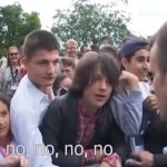 Macron kendisine “N’aber Manu?” diyen genci azarladı