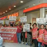 Market işçileri kıdem tazminatlarını ödemeyen Migros’u protesto etti