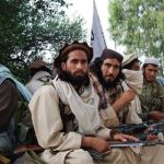 Taliban, Afganistan’da ki askeri karakolu bastı; 45 ölü!