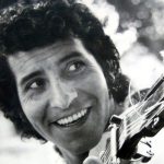 Gitarıyla faşizme meydan okuyan devrimci bir sanatçı: Victor Jara