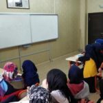 Tarikat okullarda cirit atıyor; Sarıklı cübbeli ders!