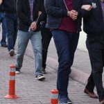 Eş zamanlı ev baskınlarında gözaltına alınan 74 kişiden, 38’i tutuklandı