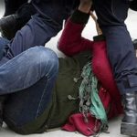 Hamile kadına tekme atan polis hakkında karar verildi