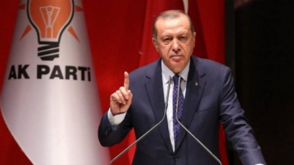 Yeni Şafak yazarı: “Ak Parti için büyü bozuldu”