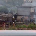 Pakistan’da askeri uçak evlerin üzerine düştü: En az 17 kişi yaşamını yitirdi