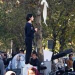 Beyaz çarşambalar eyleminde zorunlu başörtüsü kuralını protesto eden  kadına 15 yıl hapis cezası