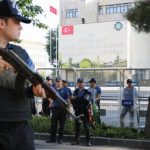 ‘Kayyum kararını tanımıyoruz’ diyen aydınlardan imza bildirisi