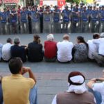 Diyarbakır’da oturma eylemi