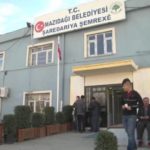 AKP’li Meclis üyesi silahla toplantıya girdi: Belediye Eşbaşkanı’nı ve çalışanları tehdit etti