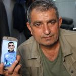 Hapishanelerde hak ihlalleri sürüyor: Başka tutuklunun elini sıkan babaya bir yıl görüş yasağı!