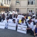 İstanbul Üniversitesi öğrencileri oturma eyleminde: “Mezar taşı değil diploma istiyoruz”