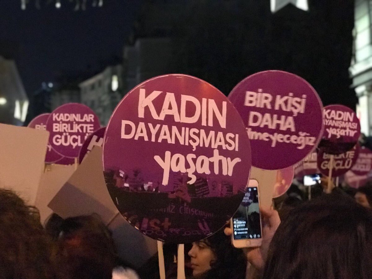 Katledilmek istenen kadını başka bir kadın kurtardı
