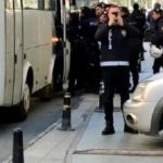 Hak mücadelesi veren işçiler işkenceyle gözaltına alındı 2 Hak mücadelesi veren işçiler işkenceyle gözaltına alındı