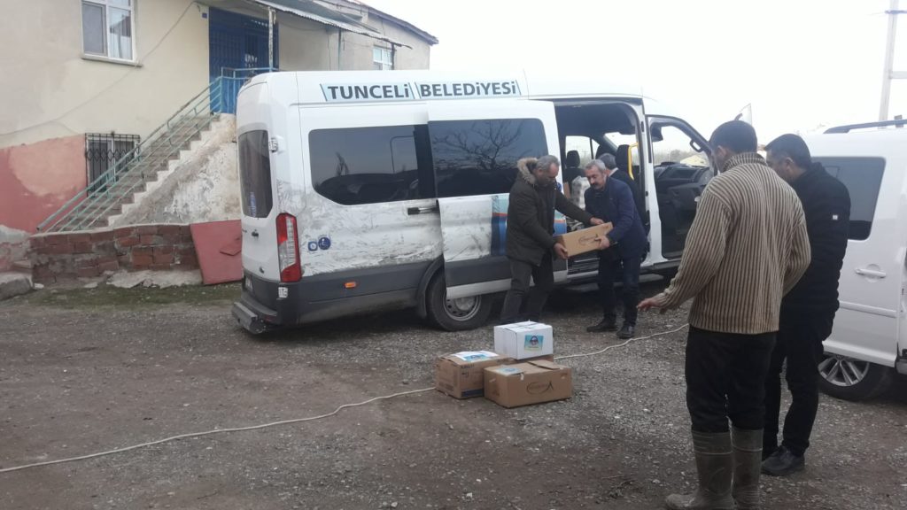 Dersim Belediyesi dayanışma kampanyası kapsamında Elazığ köylerinde