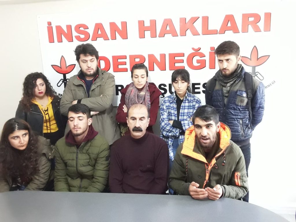 Dersim’de öğrenciler polis tehdidine karşı açıklama yaptı: “Boğazım sıkılarak  şehri  terk etmem söylendi”