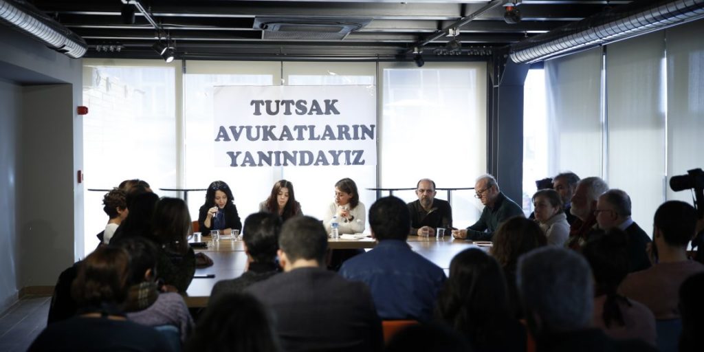 ÇHD’den açıklama: “Tutsak arkadaşlarımızın yanında, taleplerinin arkasındayız”