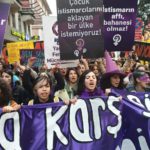 Kadınlar 8 Mart Gece Yürüyüşü için taksime yürüyor 2 Kadınlar 8 Mart Gece Yürüyüşü için taksime yürüyor