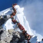 Everest dağına tırmanışlar iptal edildi