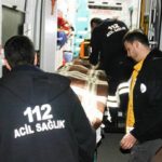 Bir Afgan’a “Buraya koronavirüs mü getiriyorsunuz?” diyerek bıçakladı
