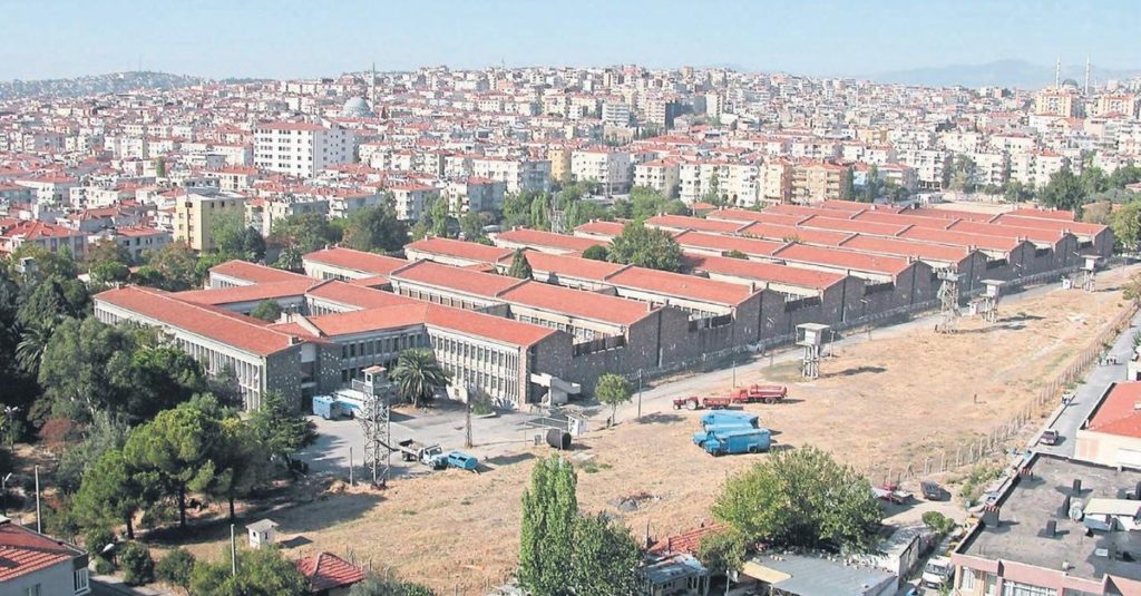 Buca’da 64 mahkumun testi pozitif çıktı