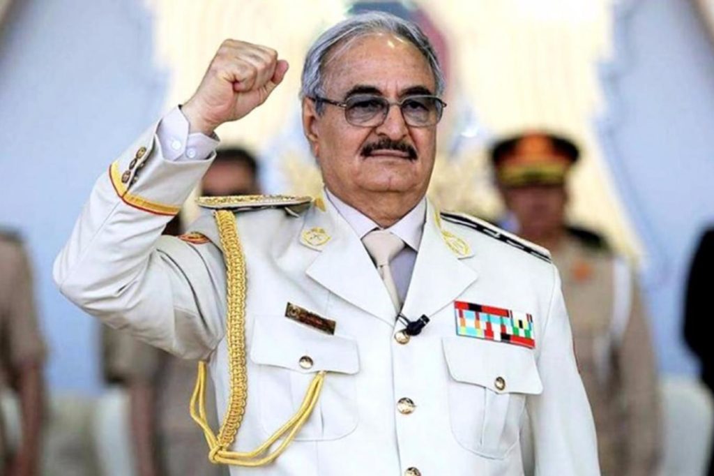 Hafter ülke yönetimine el koyduğunu duyurdu