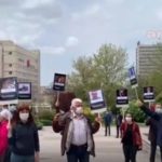 “İleri demokrasiden” kesitler: Polis, sağlık emekçilerine 1 dakikalık süre verdi
