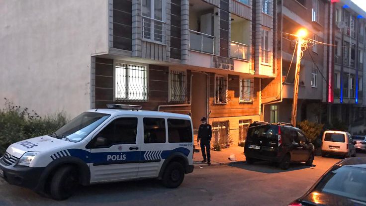 Kayınvalidesi ve kayınpederini öldürüp cesetlerini buzdolabında saklamış