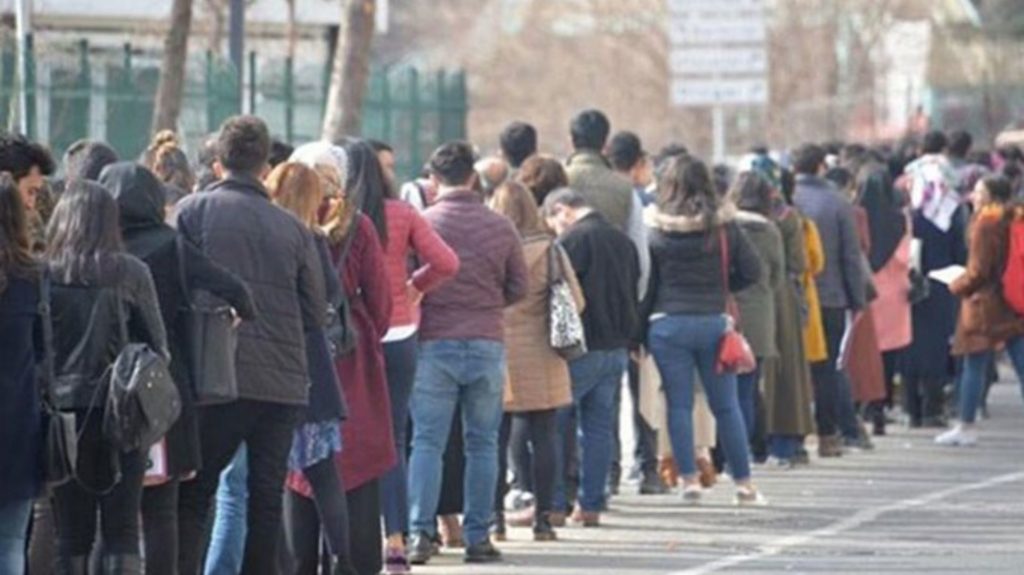 TÜİK’e göre işsizlik oranı 2020 yılında 0,5 puan azalarak yüzde 13,2 oldu