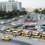 İBB önünde dolmuş şoförleri eylem yapıyor
