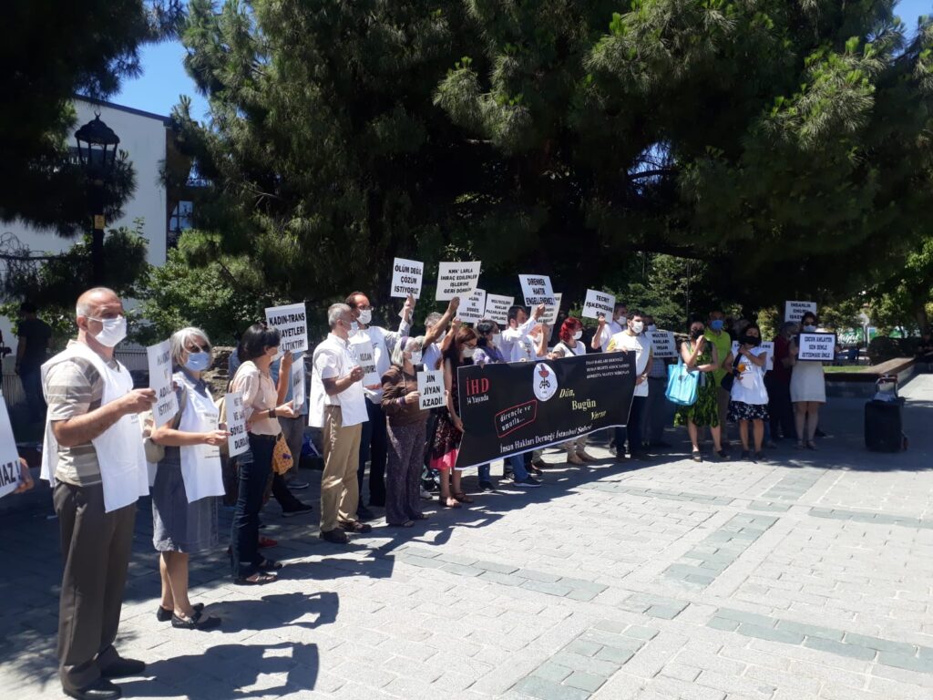 İHD 34’üncü kuruluş yıl dönümünü vesilesiyle birçok kente basın açıklaması gerçekleştirdi