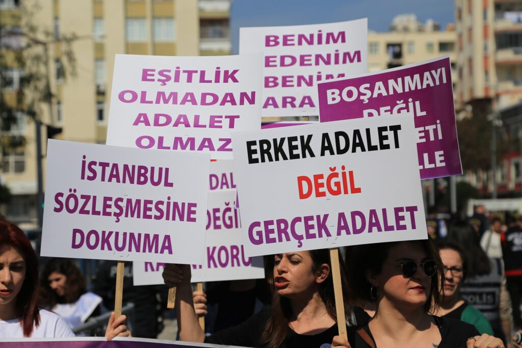 Diyarbakır’da erkek şiddeti: Kürtçe tercüman olmadığı için “yaşadıklarını anlatamamış”