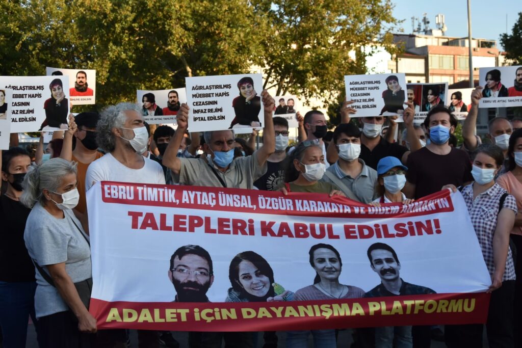 Adalet İçin Dayanışma Platformu ölüm orucundaki Timtik, Ünsal, Akman ve Karakaya için basın açıklaması düzenledi