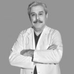Bir doktor daha koronavirüs nedeniyle yaşamını yitirdi