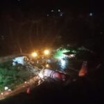 Uçak ikiye bölündü: 15 ölü, 123 yaralı