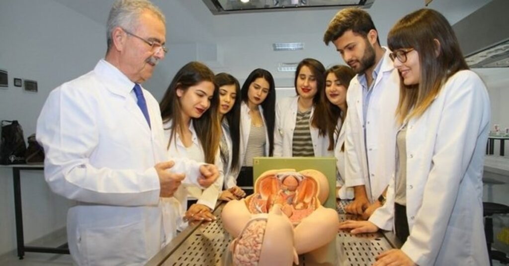 10 Tıp Fakültesi’nde akademisyen kadro yetersiz, 8’inde ise hiç yok