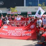 DİSK direnişteki Özer Elektrik işçilerini ziyaret etti