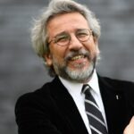 Gazeteci Can Dündar hakkında 35 yıla kadar hapis cezası istendi