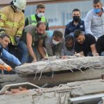 İzmir’deki depremde 24 kişi öldü, 805 kişi yaralandı