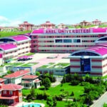 Arel Üniversite’sinde akademisyenler maaş yerine tebrik alıyor