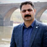 Amed'te baskın ve gözaltılar durmak bilmiyor: Sur Belediye Eşbaşkanı Cemal Özdemir gözaltına alındı 2 Amed’te baskın ve gözaltılar durmak bilmiyor: Sur Belediye Eşbaşkanı Cemal Özdemir gözaltına alındı