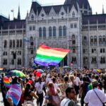 Homofobik Macaristan hükümeti LGBTİ+ çiftlerin evlat edinmesini engellemek istiyor