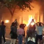 Arjantin’de kadınlar isyanda: Kadın cinayetlerine karşı sokaklara çıkan  kadınlar adalet sarayını ateşe verdi