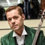 Sanatçı Engin Nurşani kanser nedeniyle yaşamını yitirdi